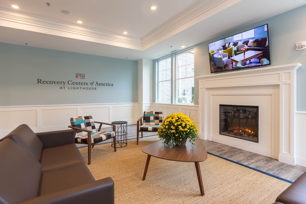 Recovery Centers of America at Lighthouse - Photo 6