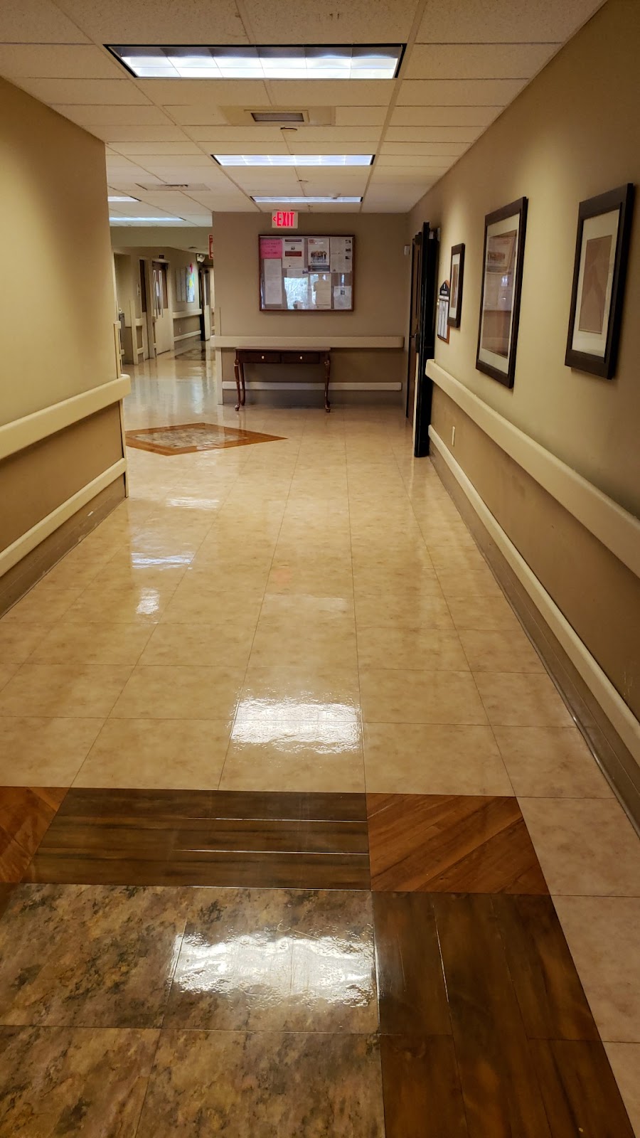 New Castle Health & Rehabilitation Center - Photo 6
