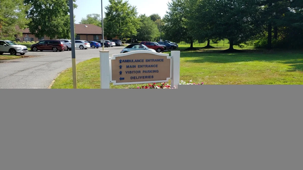 New Castle Health & Rehabilitation Center - Photo 4