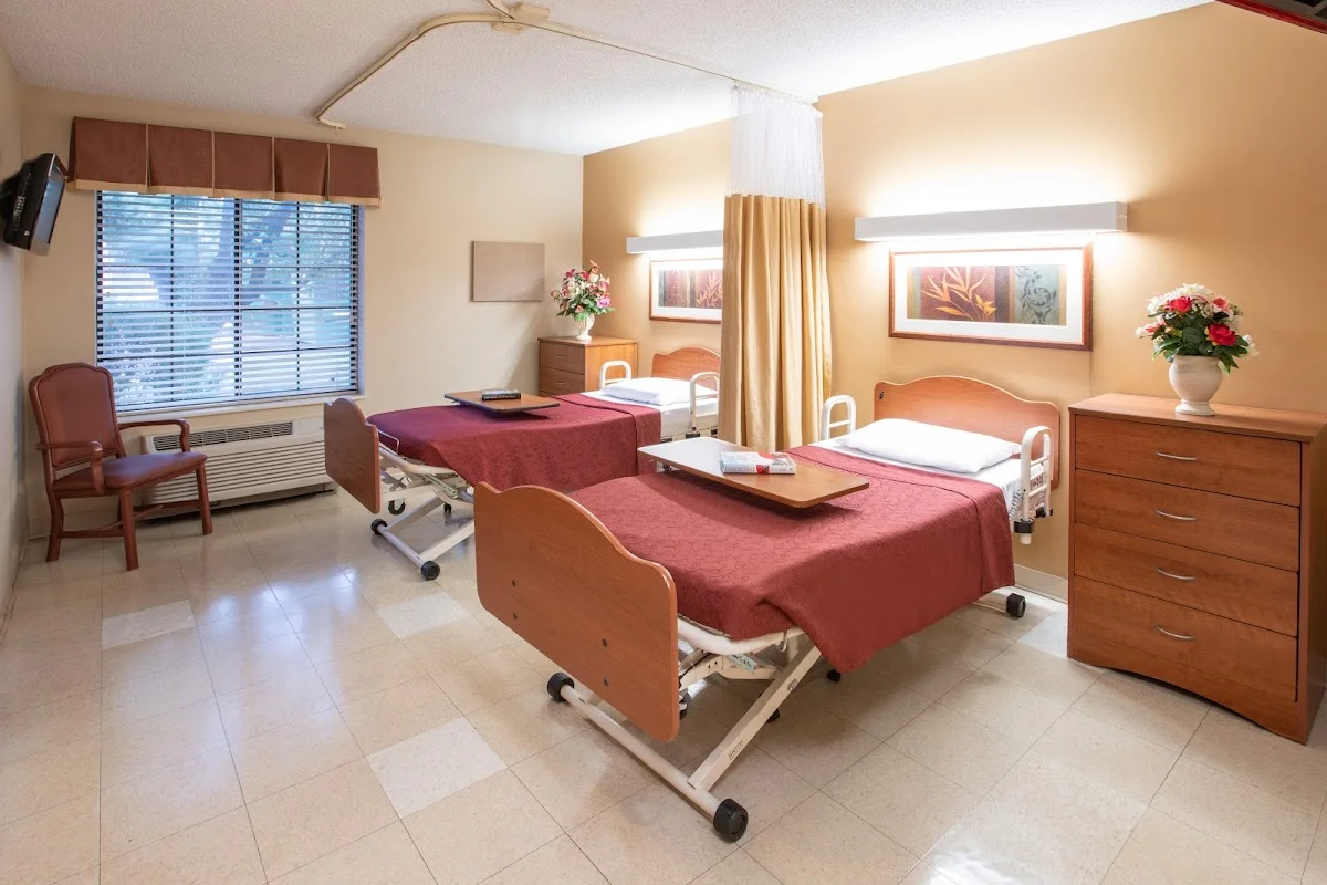 New Castle Health & Rehabilitation Center - Photo 5